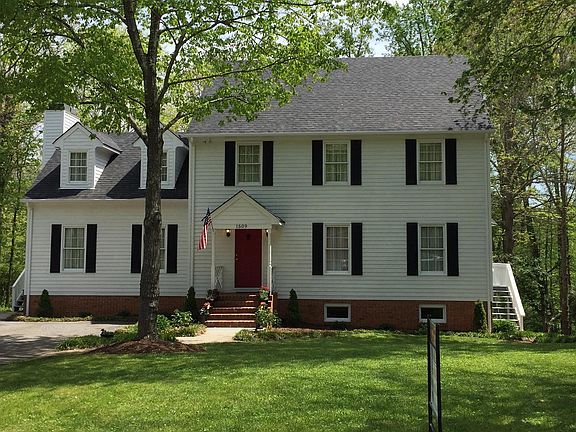 3rd image of 1509 Lexington Dr