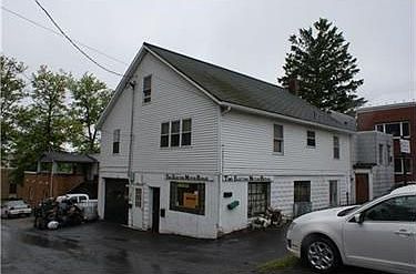 2nd image of 220 S Ankeny Ave