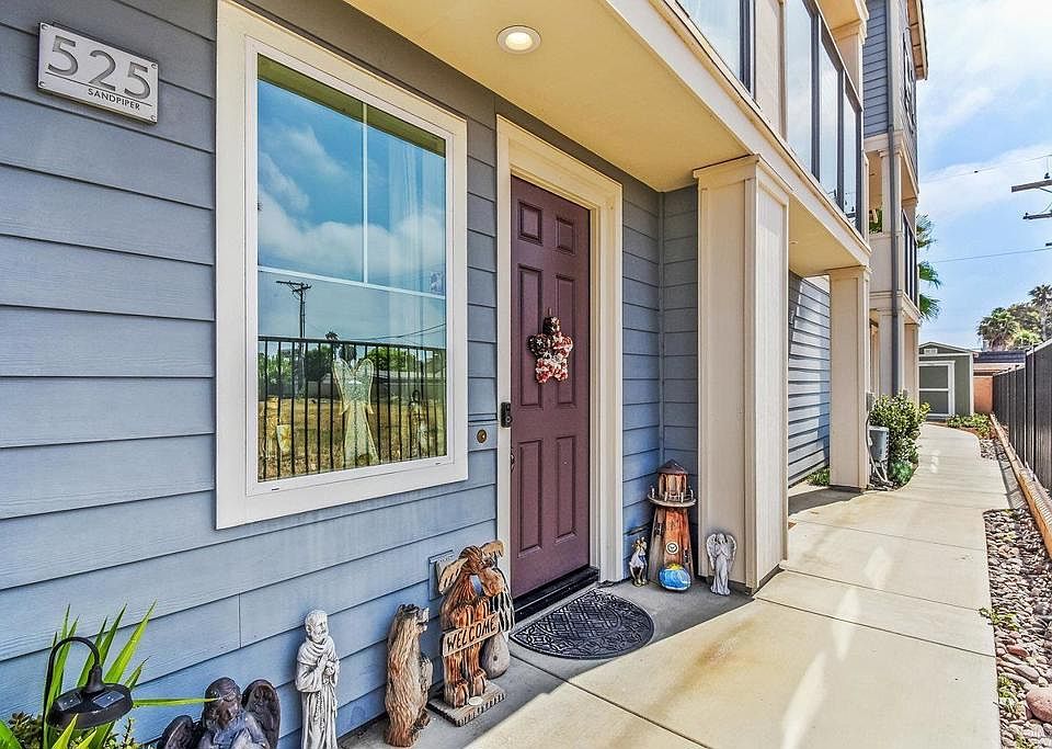 1st image of 525 Sandpiper Way