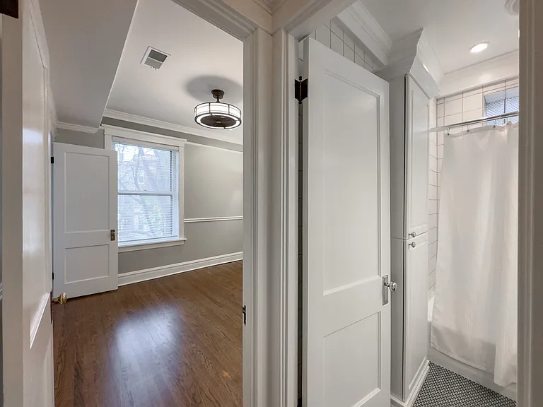 1940 W Berenice Ave #3 — Photo 9