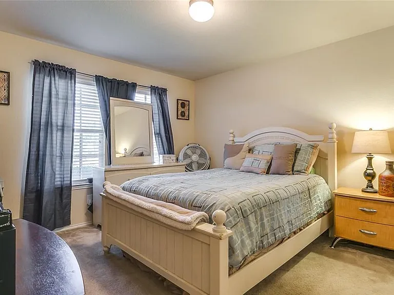 8832 Elk Creek Ln — Photo 12