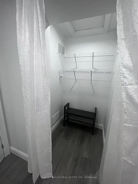 Markham House for rent - 2 Bedrooms — photo 17