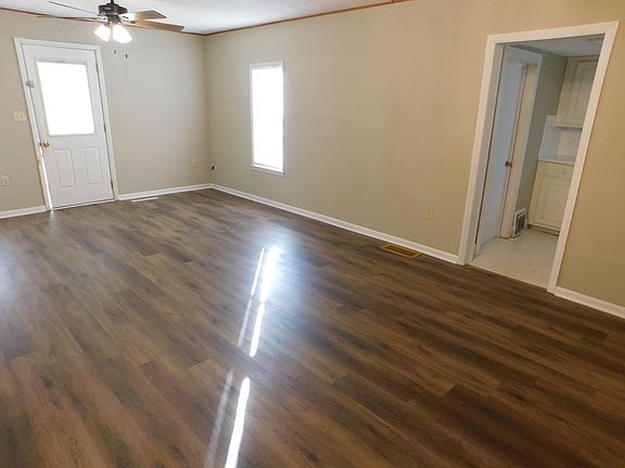 4th image of 819 S Star St