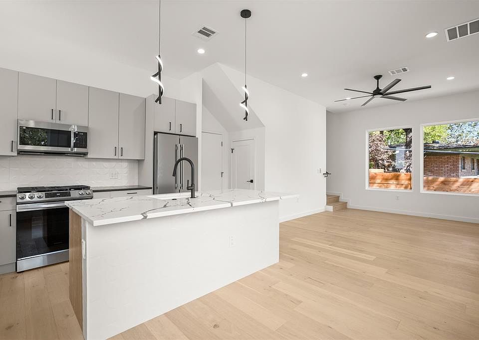 1st image of 1714 Woodland Ave #2