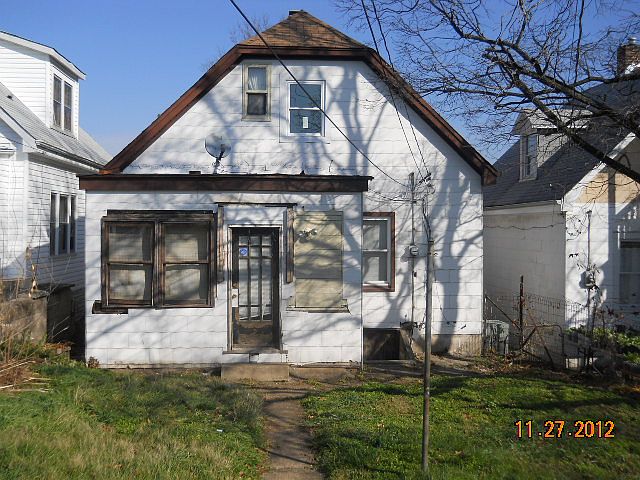 2nd image of 4034 Taft Ave