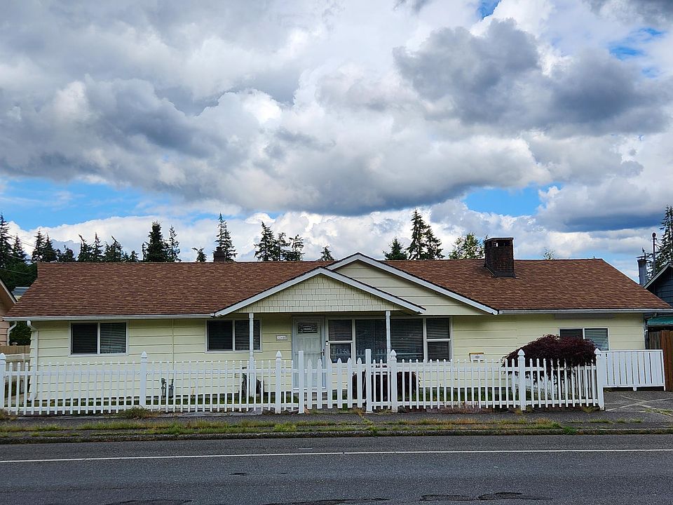 Fully fenced front yard and back yard