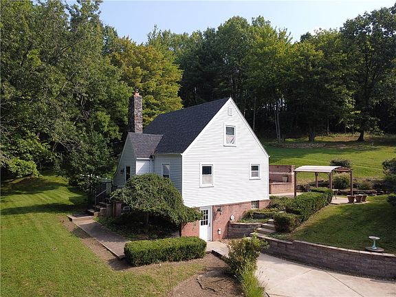 2nd image of 809 Franklin Rd