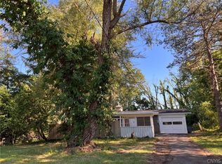 6756 Kinne Rd, Syracuse, NY 13214