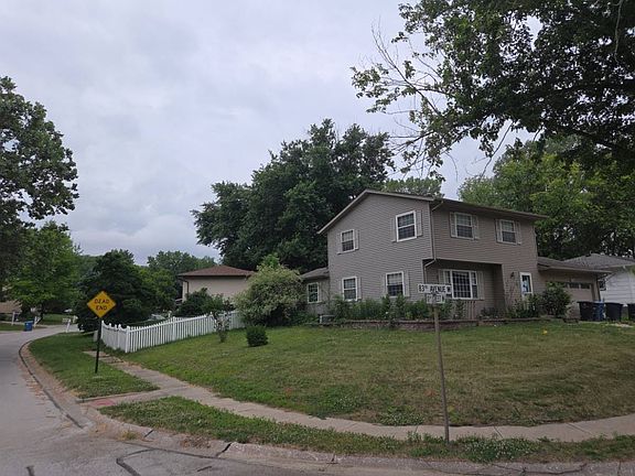 3rd image of 1002 83rd Ave W