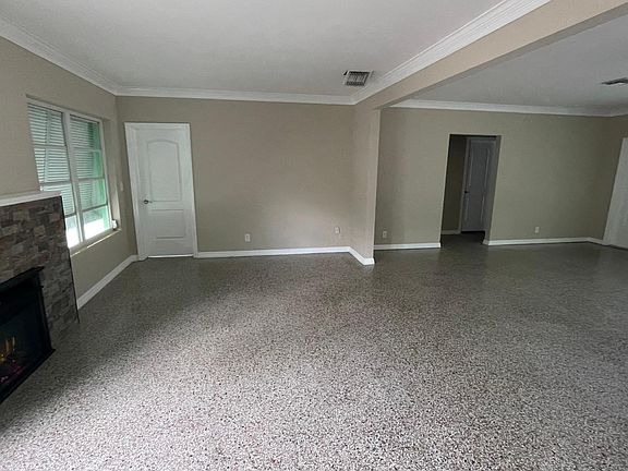4th image of 322 Vanderbilt Dr