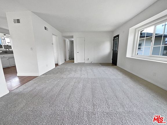 3rd image of 1323 Chapel Dr