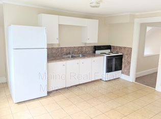 99 Center St APT 4, Bangor, ME 04401