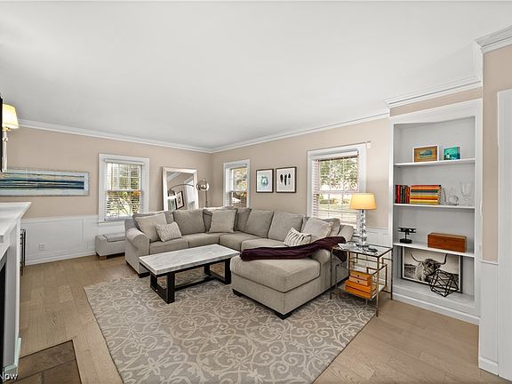 4th image of 17318 Scottsdale Blvd