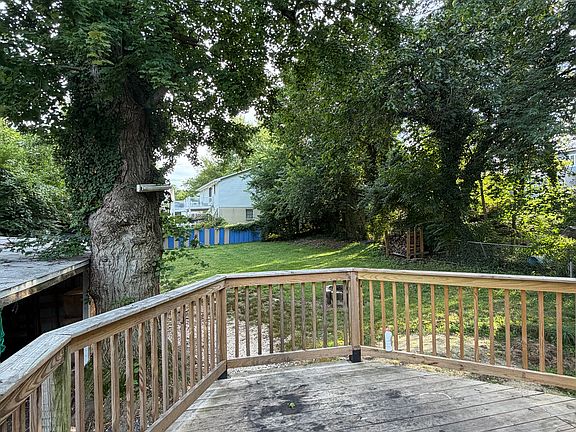 5th image of 4905 Fox St