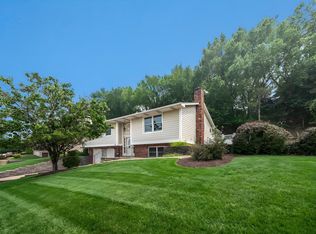 45 Florence Dr, Pittsburgh, PA 15220