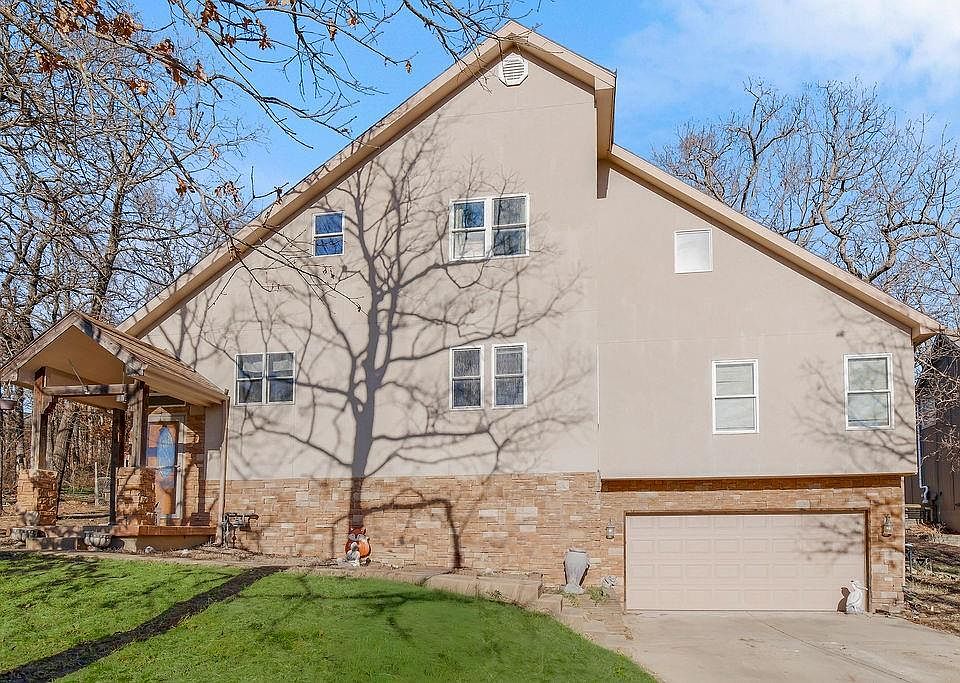 1st image of 40 W St