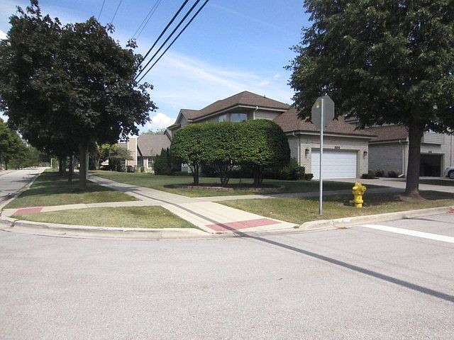 1st image of 500 Fairfield Ct