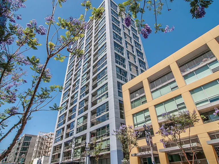 350 11th Ave #931 — Photo 45