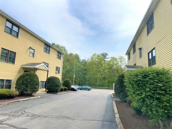 126 Charlton St APT A, Oxford, MA 01540