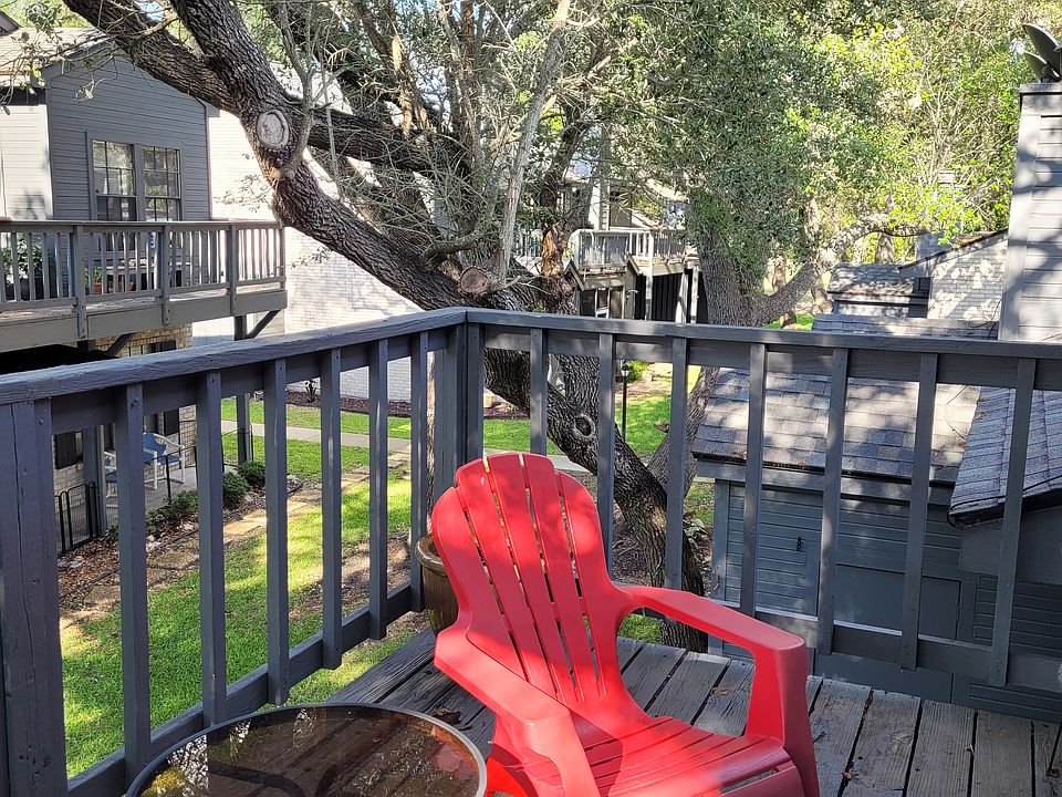 1st image of 210 Oak Bay St APT 303