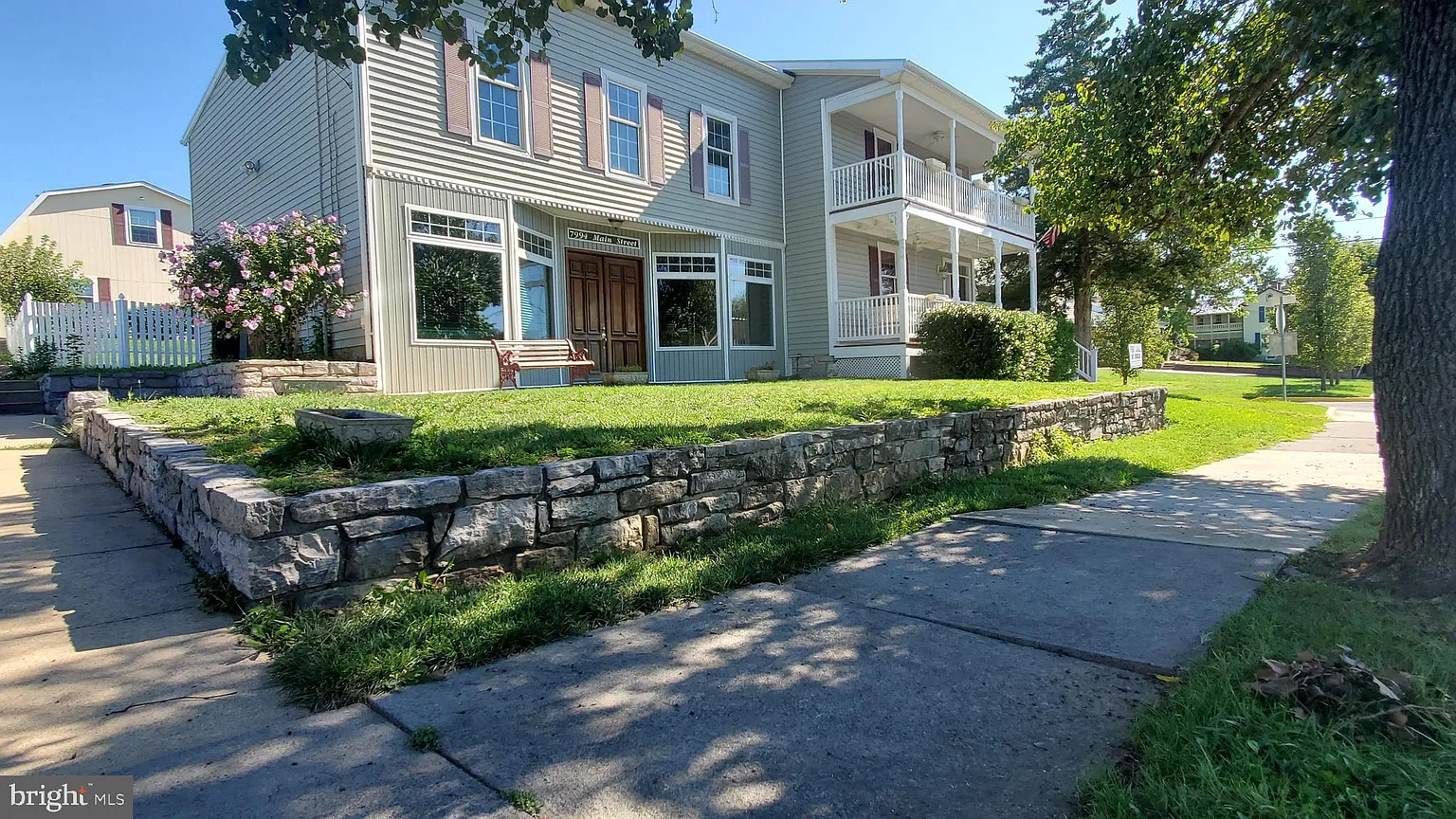 7994 Main St photo 1