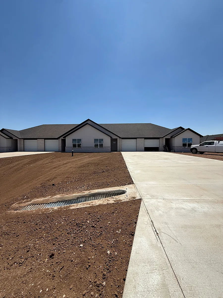 Building Photo - 19001 Sierra Madre Dr