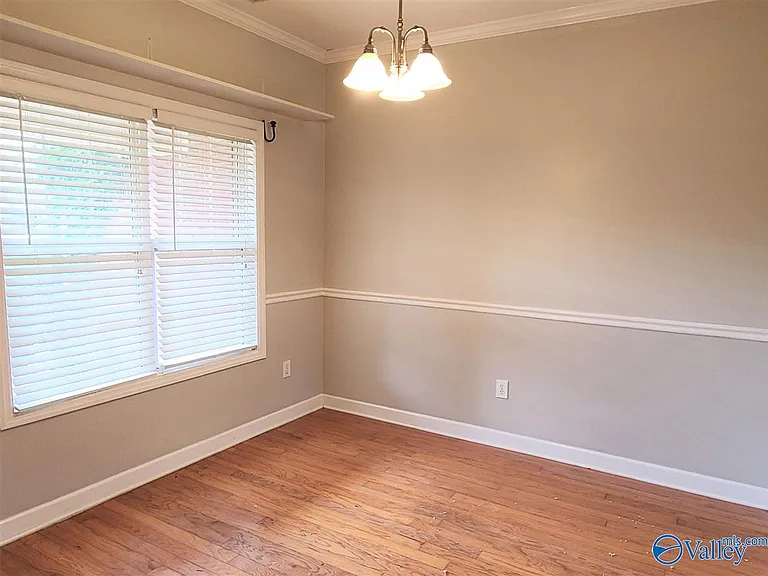 144 Oakcrest Rd — Photo 4
