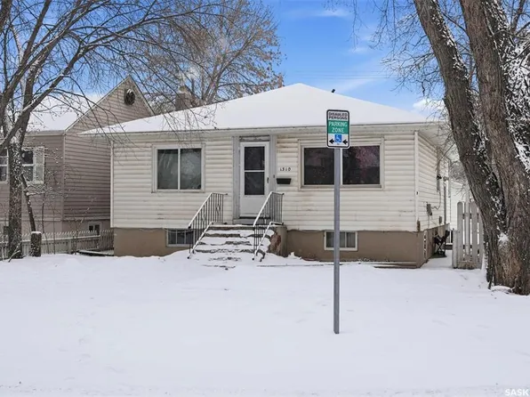 1310 B AVENUE N, Saskatoon, SK S7L 1G5