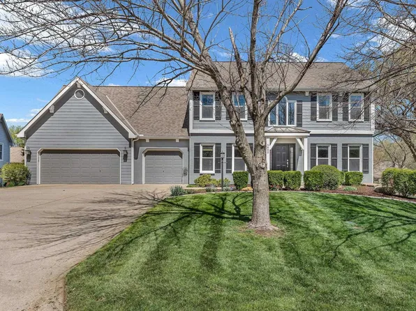 4620 Woodridge Dr, Lawrence, KS 66049