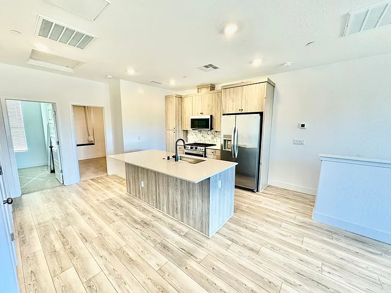 580 N Adler Ln — Photo 13