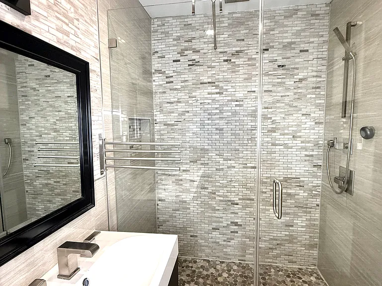 910 I St NE — Photo 13