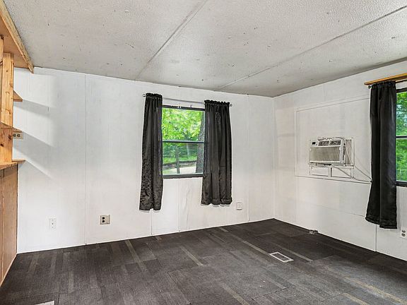 5th image of 216 Brook Hollow Dr