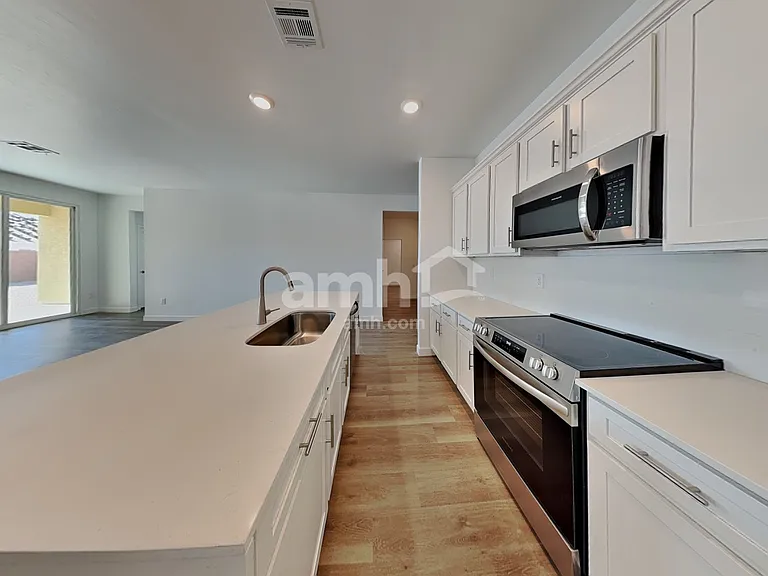13121 N Mustang Crossing Rd — Photo 4