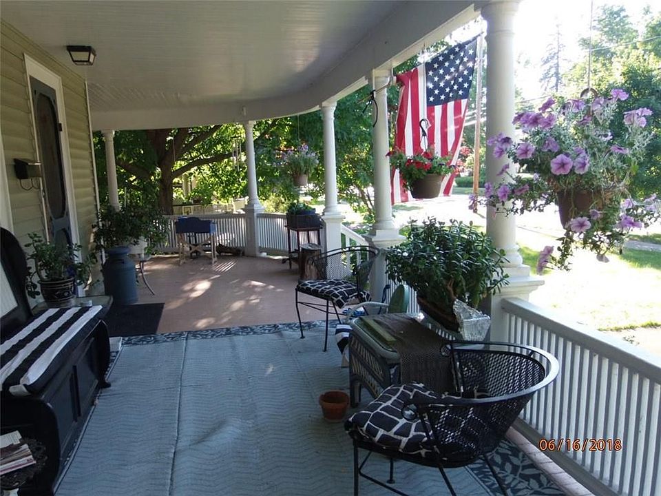 1st image of 61 E Main St #1