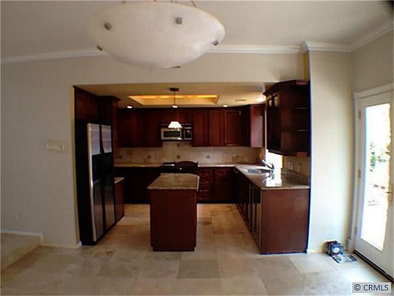 4th image of 2192 Pacific Ave