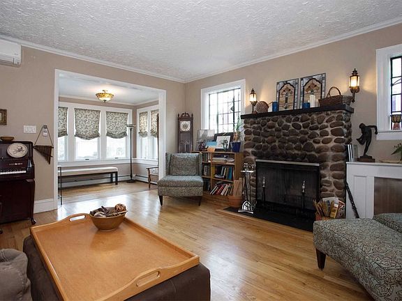 5th image of 22 Varick Ct