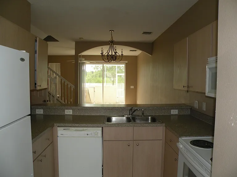 1138 S Beach Cir #1138 — Photo 8