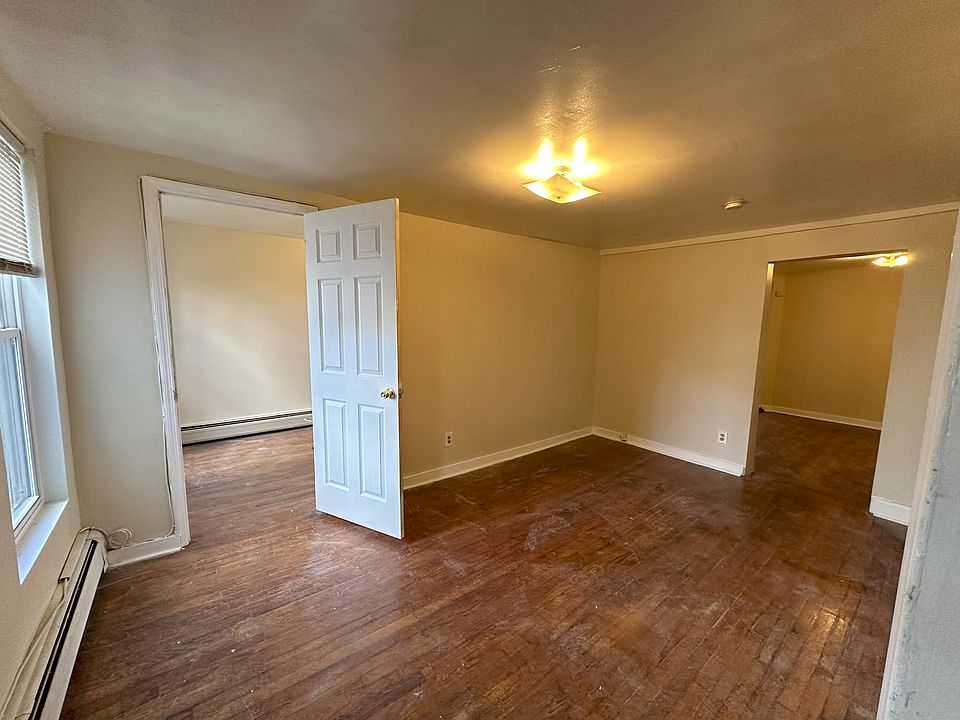 1st image of 238 Ontario St Floor 2