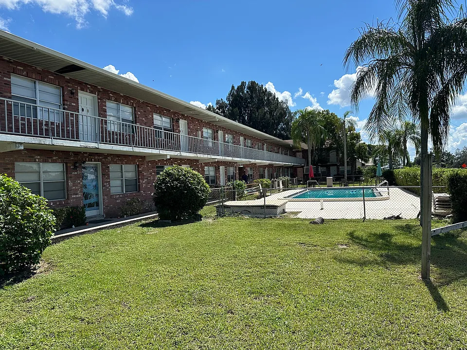 940 S Lakeshore Way #C3