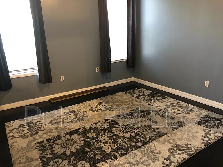 711 Philadelphia St #2 — Photo 12