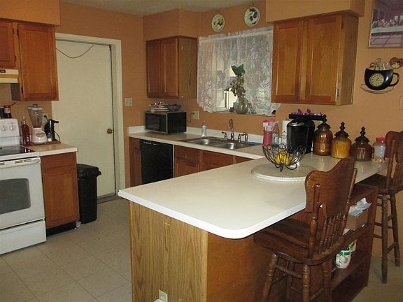 4th image of 4562 W 18th Ln