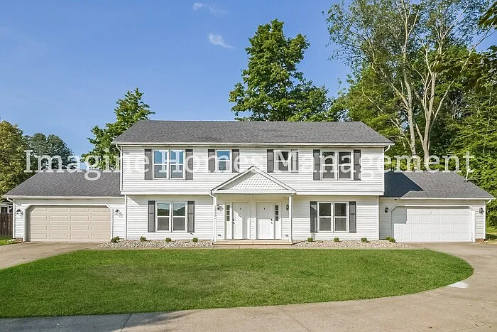 10750 Ravenna Rd #B — Photo 1