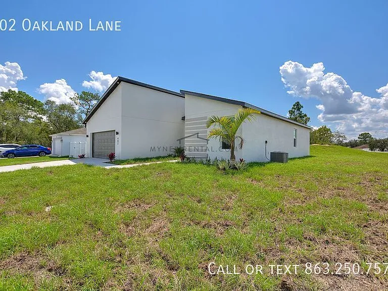 402 Oakland Ln — Photo 6