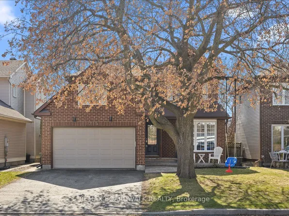 1715 Teakdale Ave, Ottawa, ON K1C 6M8