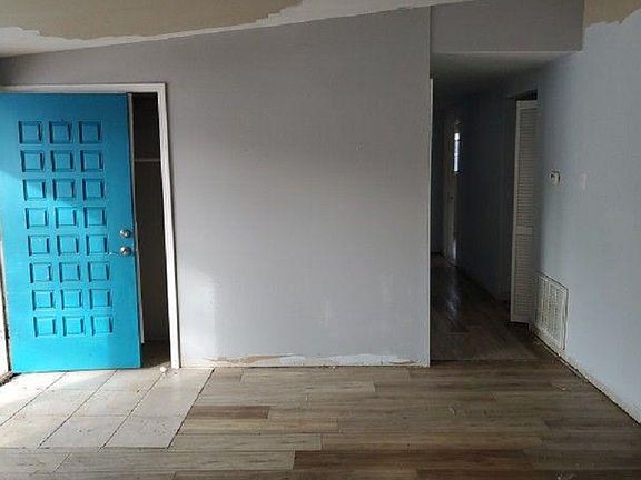 5th image of 1010 Robinwood Dr