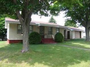 916 4th St, Hancock, MI 49930