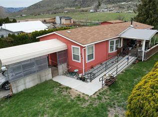 646 4th St, Chelan Falls, WA 98817