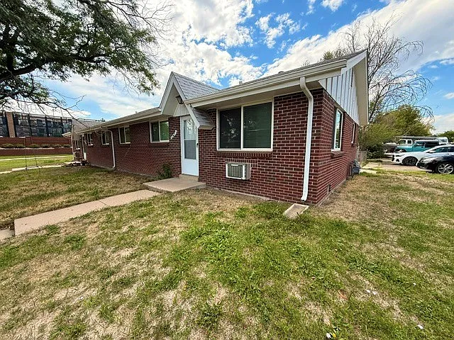 3 bed, 785 sqft, $1,700 — Photo 2