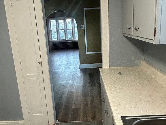 3rd image of 352 Belmont Ave