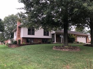 302 Wedgewood Dr, Waterloo, IL 62298
